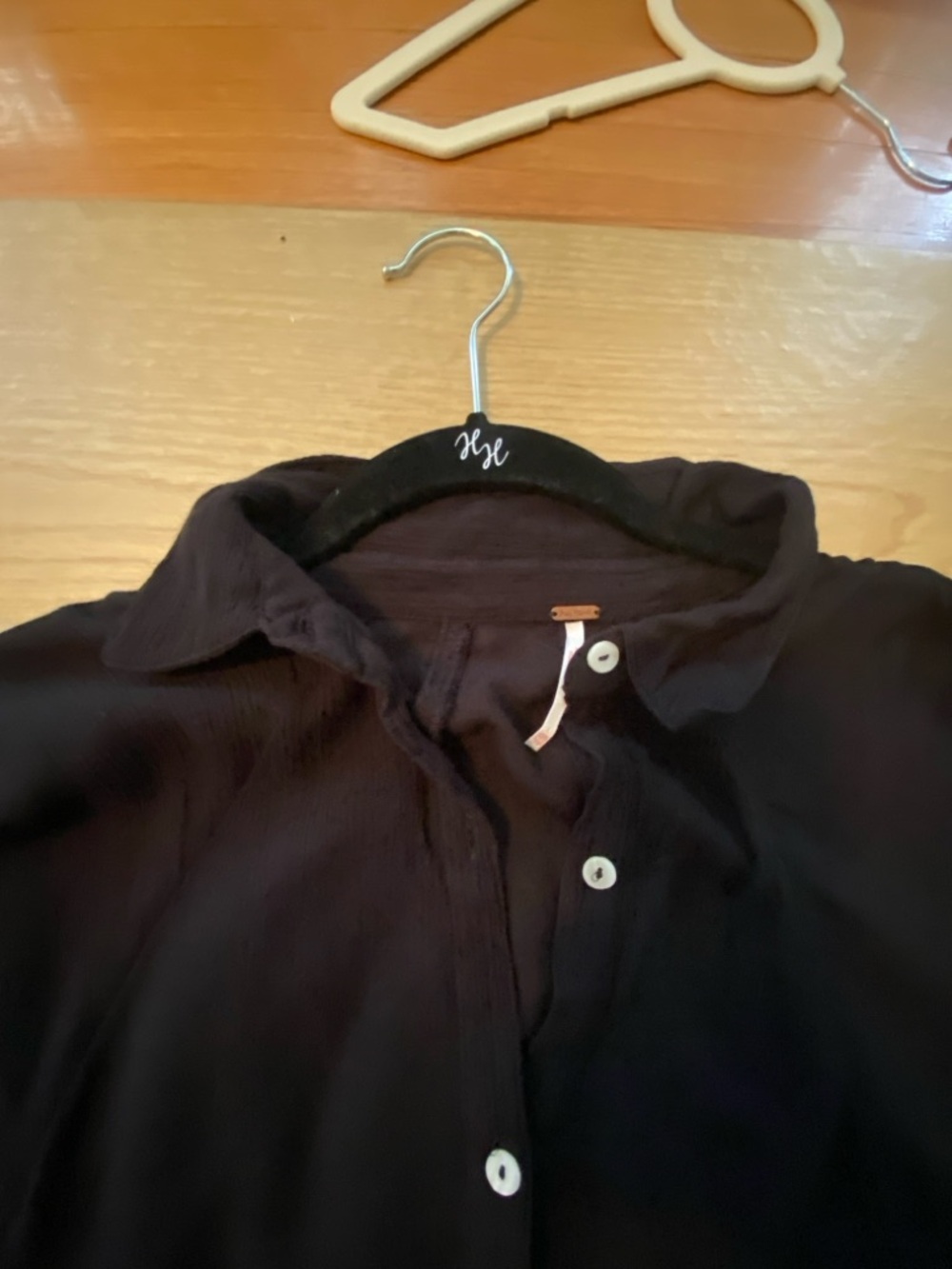 FREE PEOPLE BLACK  Button-Up Top FLOWY SLEEVES  WITH COLLAR AND POCKETS